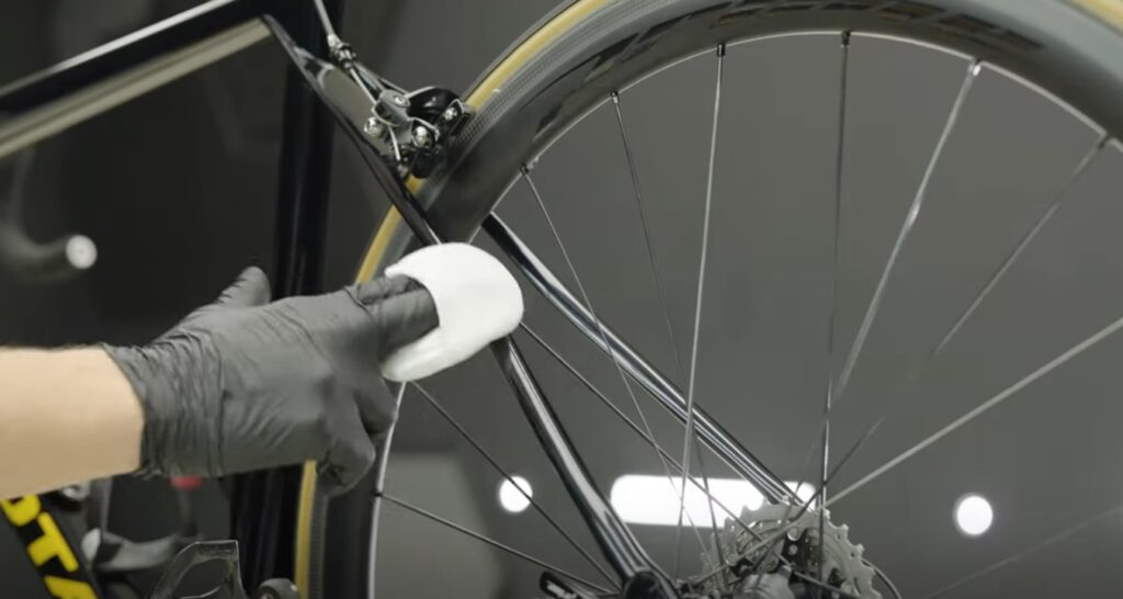 protects your bike’s paintwork